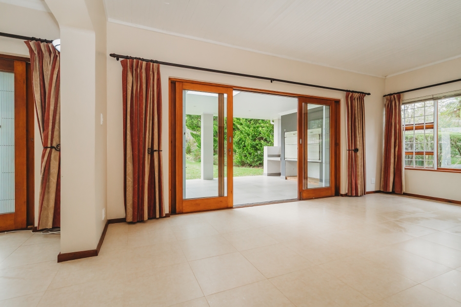 4 Bedroom Property for Sale in Heatherlands Western Cape